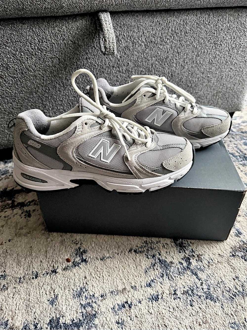 New Balance 530 Gray & White Sneakers US 6.5